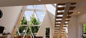 Summit Treehouse w/4 Decks, Stunning Views on Lavender Farm