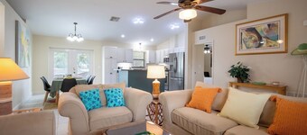 Sebring Race Special for up to 7 guests . Cozy, Bright & Comfortable 3-bedroom. 