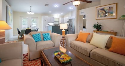 Sebring Race Special for up to 7 guests . Cozy, Bright & Comfortable 3-bedroom.