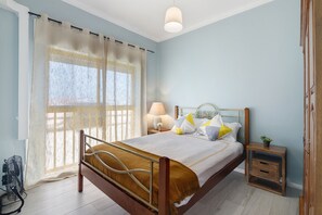 1 bedroom, iron/ironing board, WiFi, bed sheets - Apartment 'Sun7set' near the beach with Wi-Fi and air conditioning (Quarteira)