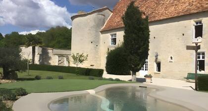 Chambre 4 au chùteau avec terrasse partagée, jardin privé et Wi-Fi