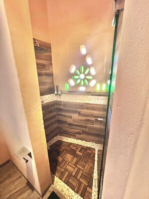 Comfort Quadruple Room, Balcony, Mountain View | Bathroom - Bambu Villas Wellness Center (Amatlán)