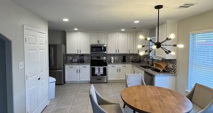 Modern Home • Peaceful & Family Friendly 290/1960