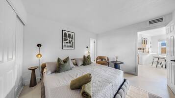 1 bedroom, free WiFi, bed sheets