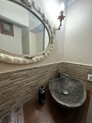 Bathroom - Vrbo Property (Firenze)
