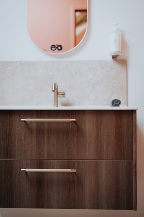 Bathroom - Large room with vineyard view - Les Grands Chaillots (Change)