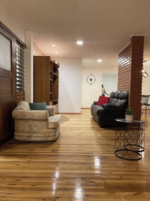 Interior - Apartment with excellent location, ideal for families and executives. (Cuenca)