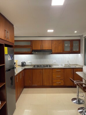 Private kitchen - Apartment with excellent location, ideal for families and executives. (Cuenca)