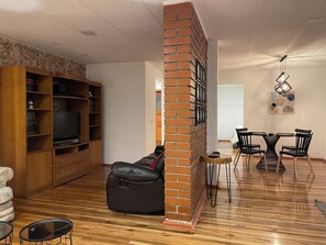 Interior - Apartment with excellent location, ideal for families and executives. (Cuenca)