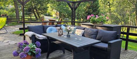 تناول الطعام بالخارج