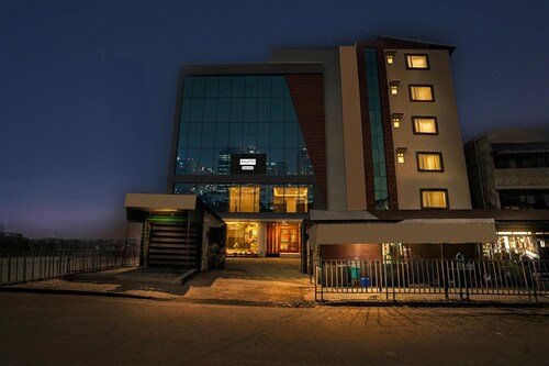 Palette Hotel Smriti Premium 1