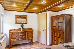 1 bedroom, WiFi, bed sheets - Apartment "Schwarzmühle 3" with Lake View, Private Garden and Wi-Fi (Börnichen/Erzgeb.)