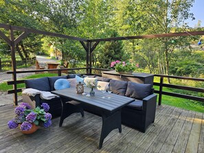 Outdoor dining - Apartment "Schwarzmühle 3" with Lake View, Private Garden and Wi-Fi (Börnichen/Erzgeb.)