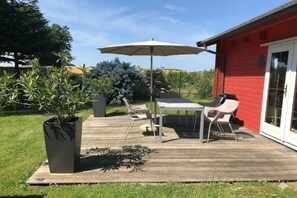 Outdoor dining - Vrbo Property (Grömitz)
