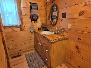 Bathroom - 2 Bed 1 bath rustic, pet friendly, Big South Fork (Jamestown)