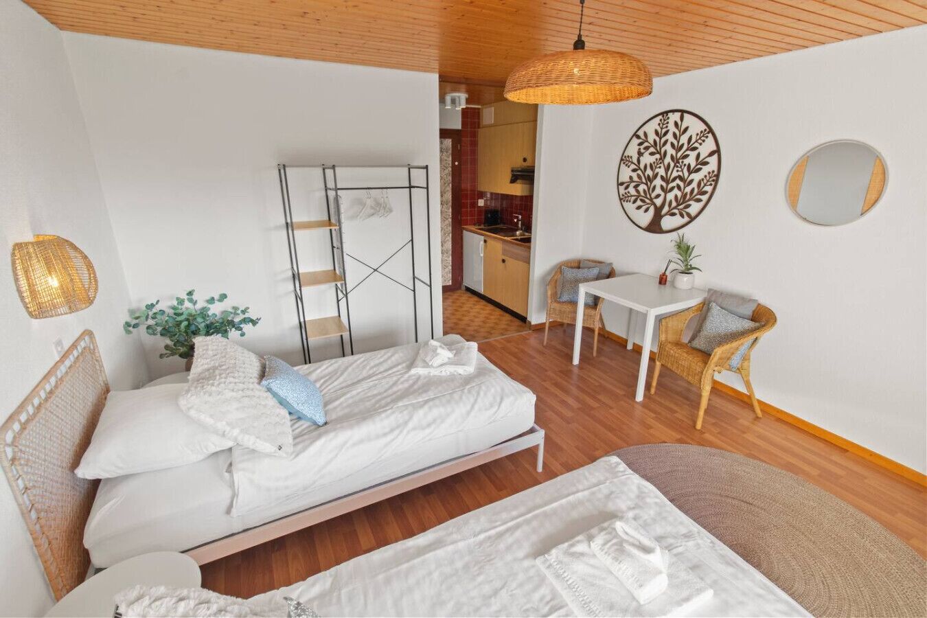 Iron/ironing board, travel cot, WiFi, bed sheets