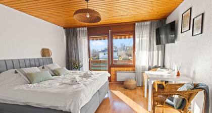 Studio cosy, proche du lac, avec un grand balcon