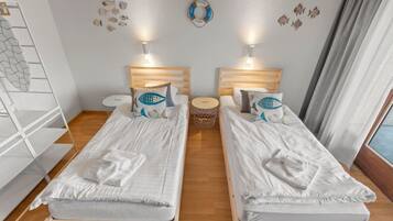 Iron/ironing board, travel crib, WiFi, bed sheets