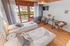 熨斗/熨衣板、旅行婴儿床、WiFi、床单