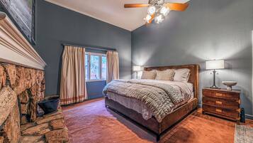 Chalet, Multiple Beds, Patio, River View (Unit 207)