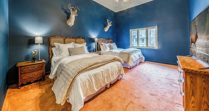 Mountain River Chalet