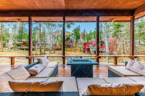 Mountain River Chalet