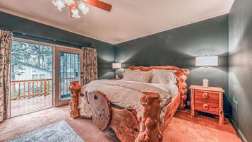 Chalet, Multiple Beds, Patio, River View (Unit 207)