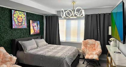 Studio South (On UT Campus & Free Parking)