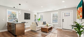 Highland Promenades D 102 (walk to UTK, Free Parking)