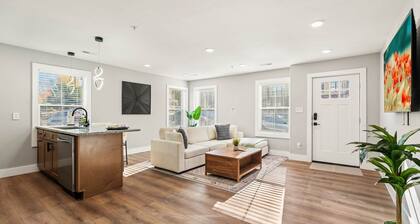 Highland Promenades D 102 (walk to UTK, Free Parking)