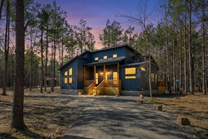 Exterior - River Access Cabin w/ Hot Tub & Fire Pit (Broken Bow)