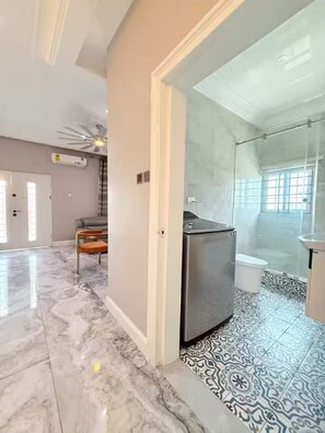 Interior - Quad Villa @ East Airport. Your home from home (Accra)