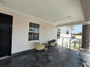 Terrace/patio - Quad Villa @ East Airport. Your home from home (Accra)