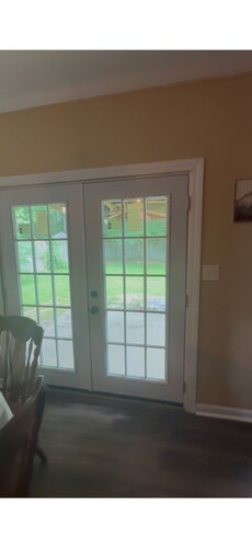 Peaceful 3-bedroom house with garage and AC in a charming subdivision in Benton.