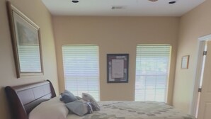 Iron/ironing board, bed sheets - Peaceful 3-bedroom house with garage and AC in a charming subdivision in Benton. (Benton)