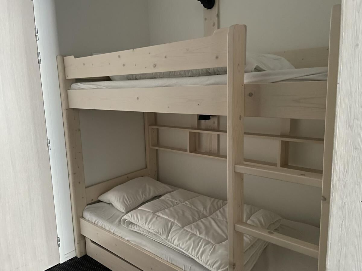 WiFi, bed sheets