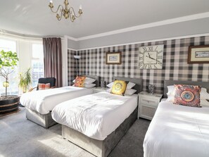 6 chambres, décoration personnalisée, ameublement personnalisé