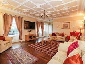 Living area - Seaview Wellness Retreat (Carnoustie)