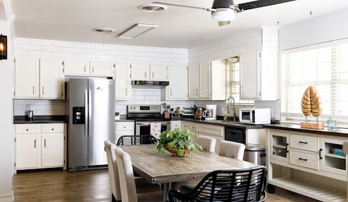 Charming Lubbock Oasis: Spacious & Family-Friendly 3BR