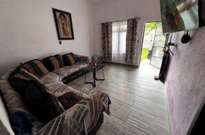 Living area - Cozy Family House "La Casita de Crusita" - Comfort and Warmth for Everyone (Las Pintitas)