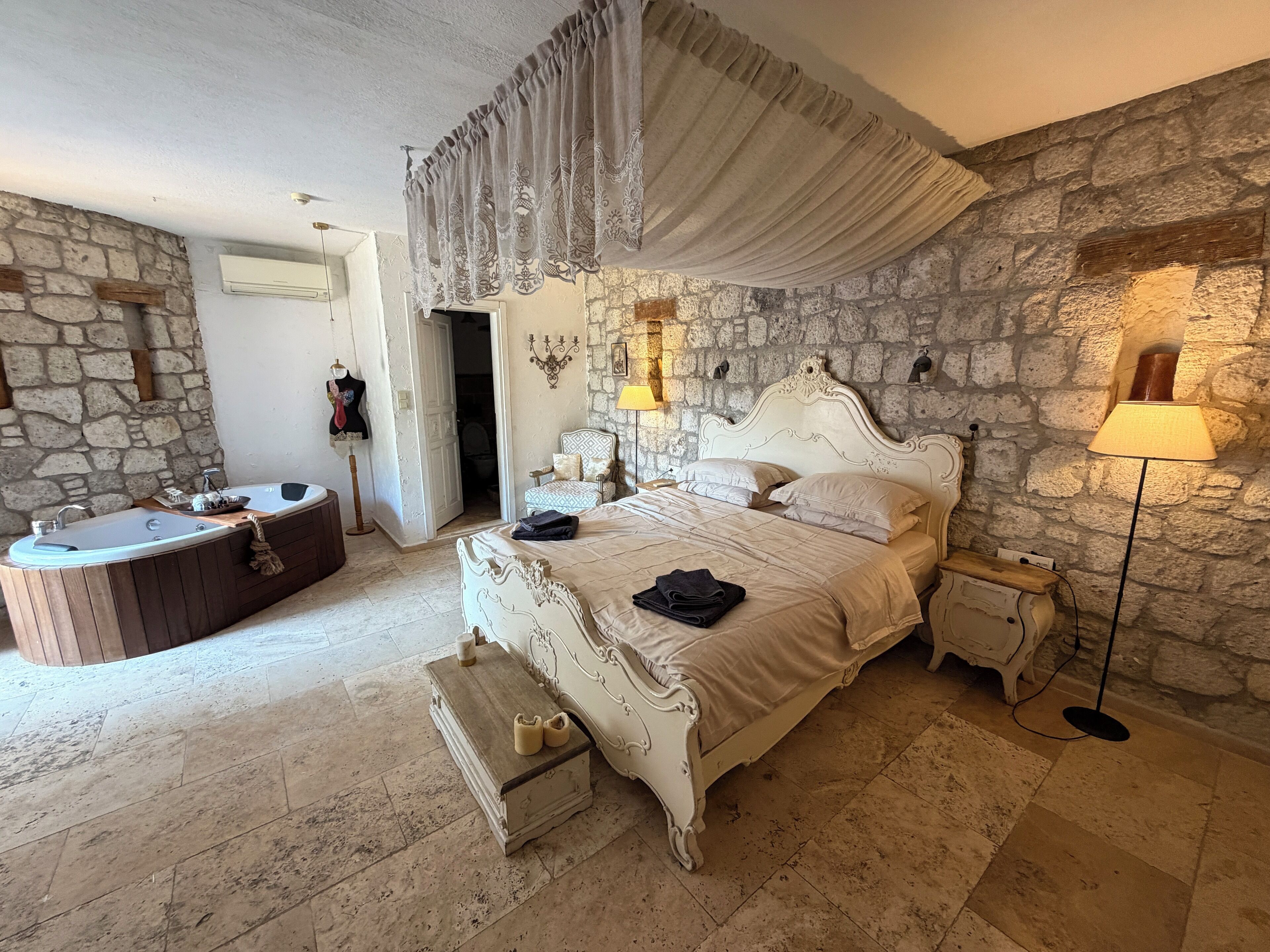 Luxury Room, Pool View