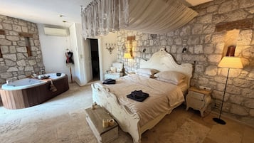 Luxury Room, Pool View