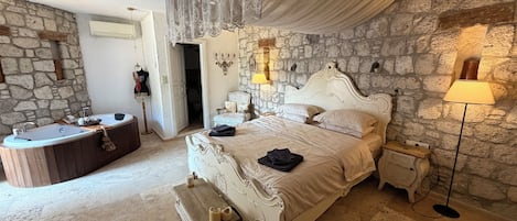 Luxury Room, Pool View