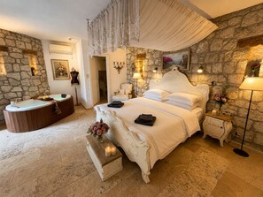 Luxury Room, Pool View | Premium bedding, minibar, blackout drapes, soundproofing - The Passion Alaçatı (Cesme)