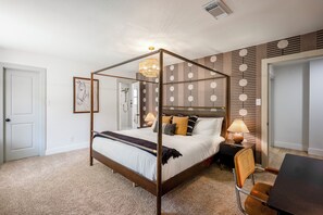 Room - Spa&Hot Tub, BBQ, Firepit, Gameroom, Western Boots (Houston)