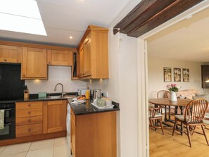 Dishwasher, cookware/dishes/utensils - Daisy Bank (Cheltenham)