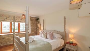 3 bedrooms, individually decorated, individually furnished, free WiFi