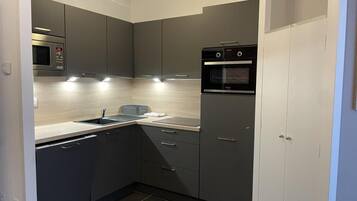 Fridge, microwave, oven, dishwasher