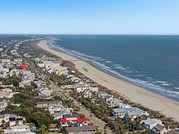 Beach nearby - Camp Carolina 3BR 2BA home with private pool close to beach! (Isle Of Palms)