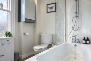 Hair dryer, towels - 3BR Jericho Oxford Home | Walk To The University (Oxfordshire)